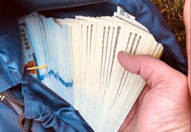 В Киеве через фейковый обмен валют у мужчины выманили 29 тысяч долларов