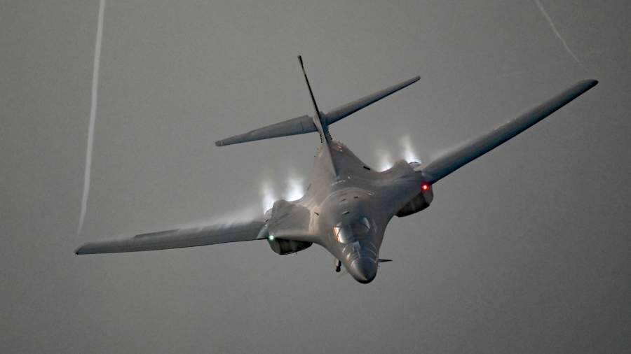 Шойгу сообщил об увеличении активности бомбардировщиков ВВС США