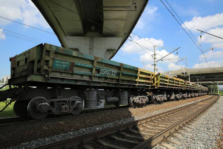 Смольный запустит в 2023 году скоростные поезда в Пушкин и Павловск