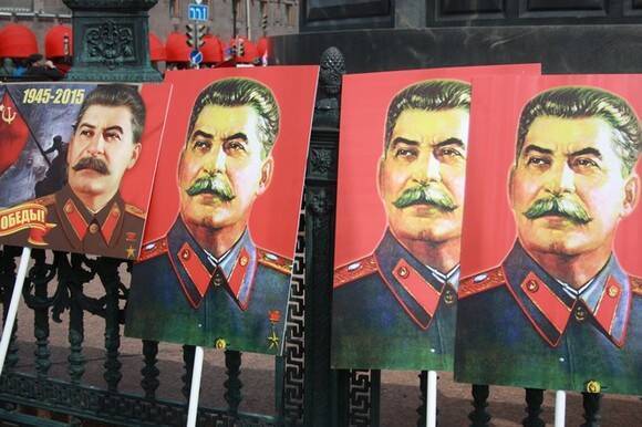 «Россия встает на путь Сталина»: в Литве оценили последствия ликвидации «Мемориала»