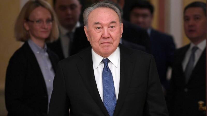 Экс-президент Казахстана передаст председательство в правящей партии действующему главе государства