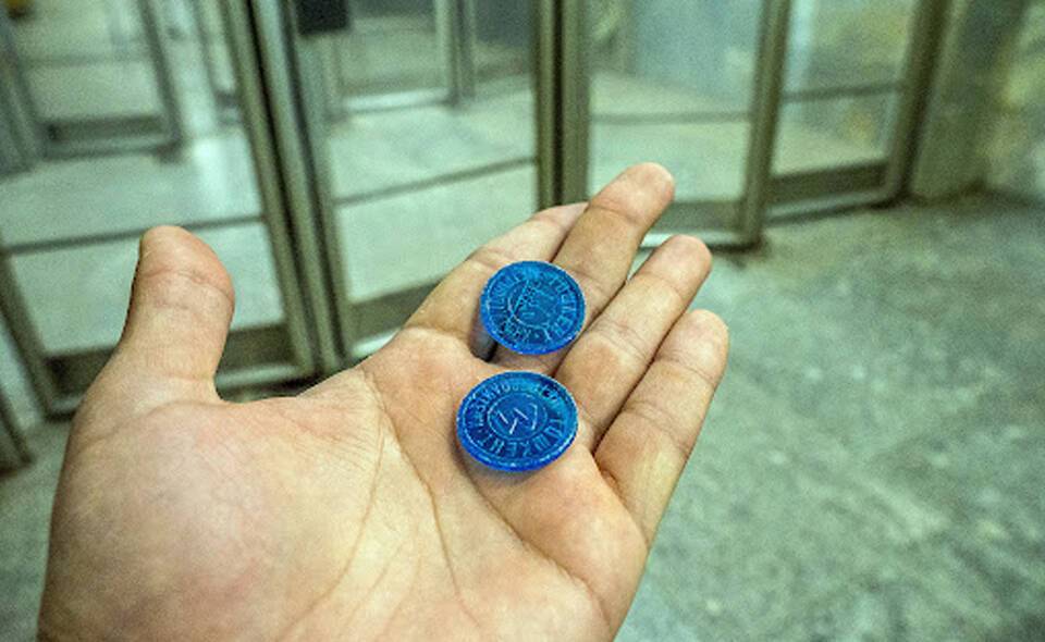 Ташкентское метро прощается с пластиковыми жетонами. С 1 декабря их прием в качестве оплаты будет прекращен