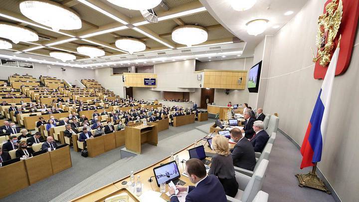 Госдума приняла во II чтении законопроект об увеличении МРОТ до 13 890 рублей