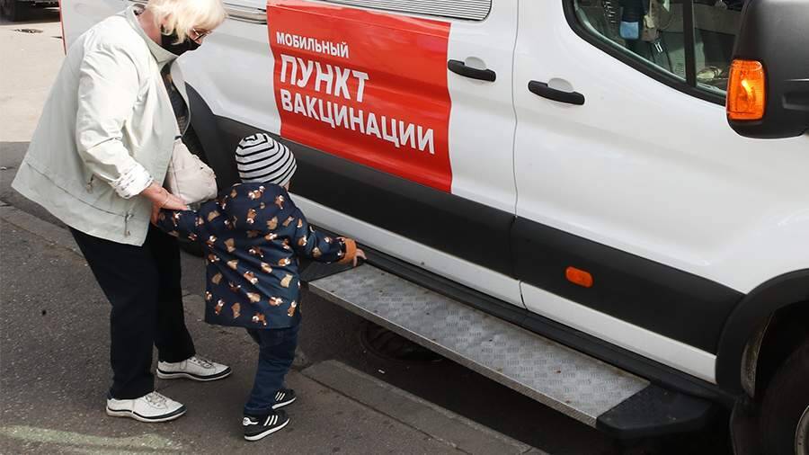 Путин призвал создать вакцину от COVID-19 для детей старше двух лет