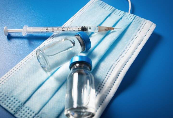 Более 2,5 тысяч доз вакцины «КовиВак» поступило в Ленобласть