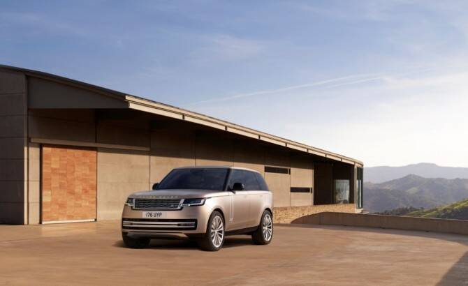 Новый Range Rover появится в России весной 2022 года