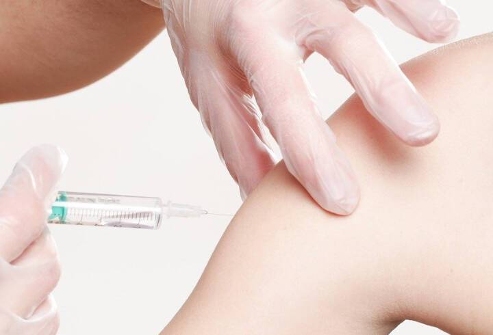 В Ленинградской области вводят обязательную вакцинацию для жителей старше 60 лет и студентов старше 18