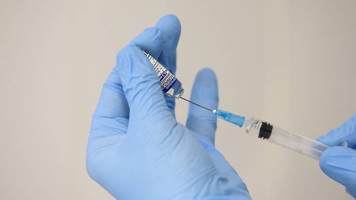 Иммунолог Крючков сравнил вакцинацию в России и Японии