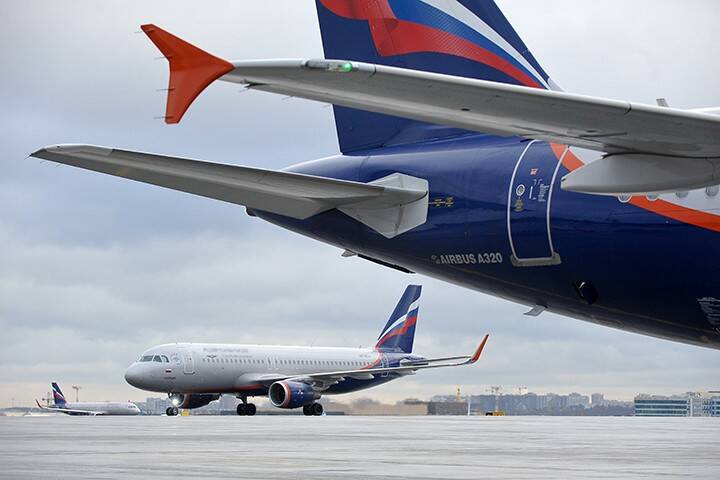 Аэропорт «Домодедово» столкнулся с трудностями из-за снегопада