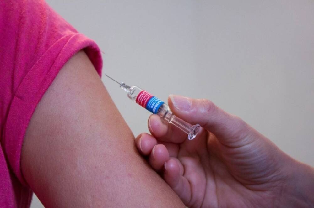 В Минздраве рассказали о вакцине от COVID-19 для подростков