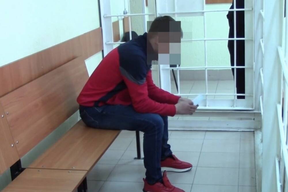 Суд отправил жителя Омска в СИЗО за кражи и поджог овощного киоска