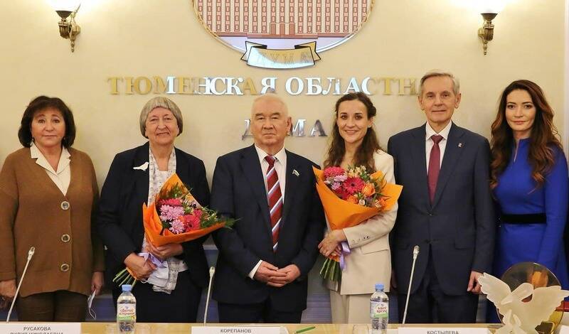 Выдающихся учителей поздравили в Тюменской областной думе