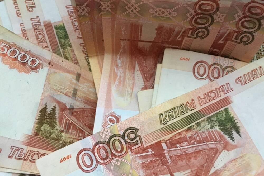 50 тысяч рублей украл родственник с карты смолянина