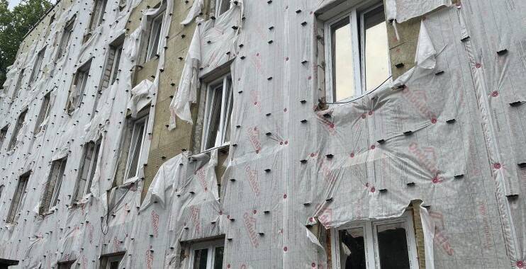 В Севастополе половину строения поликлиники на улице Ерошенко отремонтируют до конца 2021 года