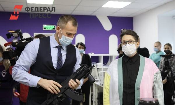 Глава Сургутского района открыл молодежный центр в деревне Русскинская