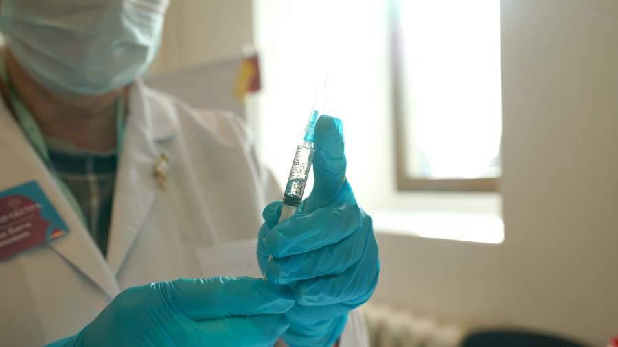 В Татарстане выдадут QR-код получившим первый компонент вакцины