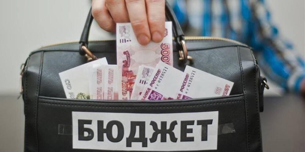 Госдума приняла бюджет на "трехлетку" с социальными поправками "Единой России"
