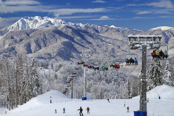 «В городе Сочи дорого очень»: новогодняя ночь для двоих с лыжами за 100 000 рублей