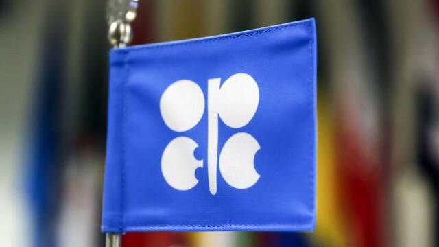 ОПЕК прогнозирует избыток нефти на рынке из-за действий США