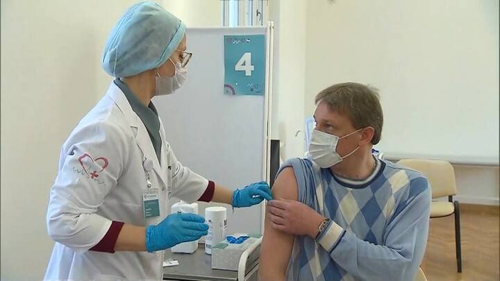 Число вакцинированных россиян приближается к 60 миллионам