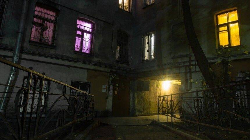Преступная ночь: как петербургские злоумышленники используют мрак во дворах в свою пользу