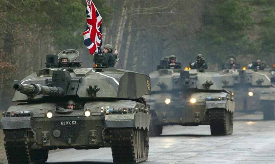 «На случай войны с Россией»: Великобритания отправит военную технику в Германию