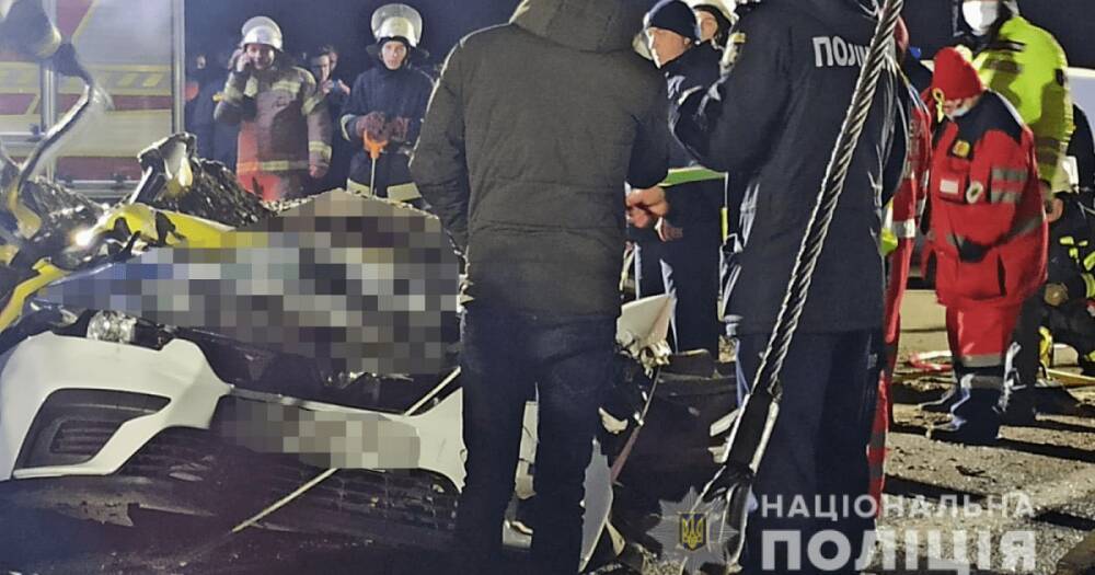 Водитель грузовика MAN, раздавившего такси под Харьковом, был в состоянии алкогольного опьянения (фото)