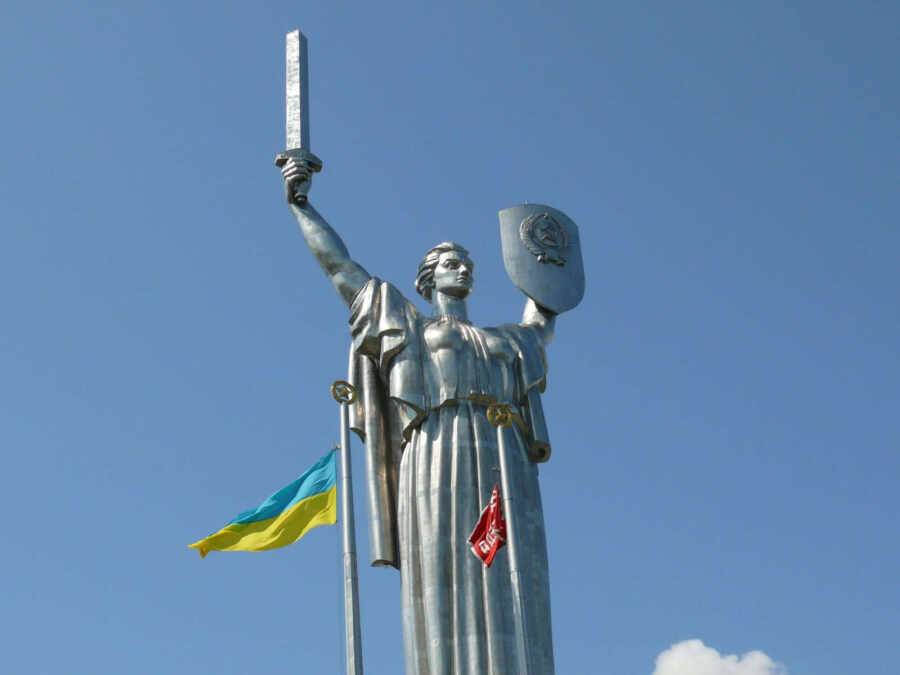 На Украине предложили сменить пол скульптуре «Родина-мать»