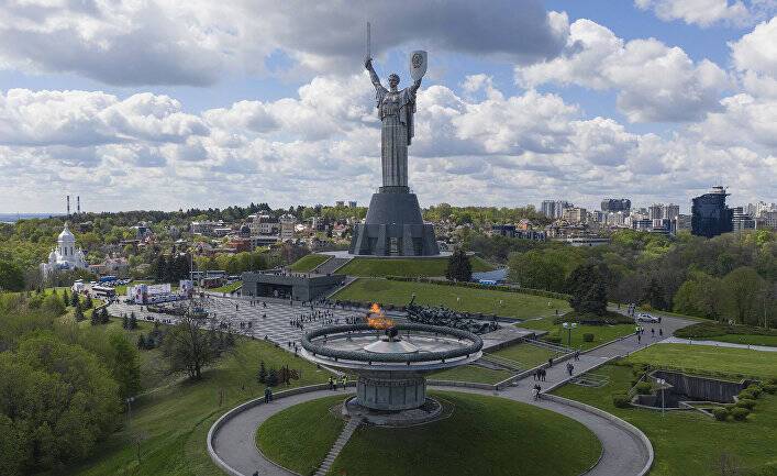 На Украине предложили сменить пол монумента «Родина-мать»