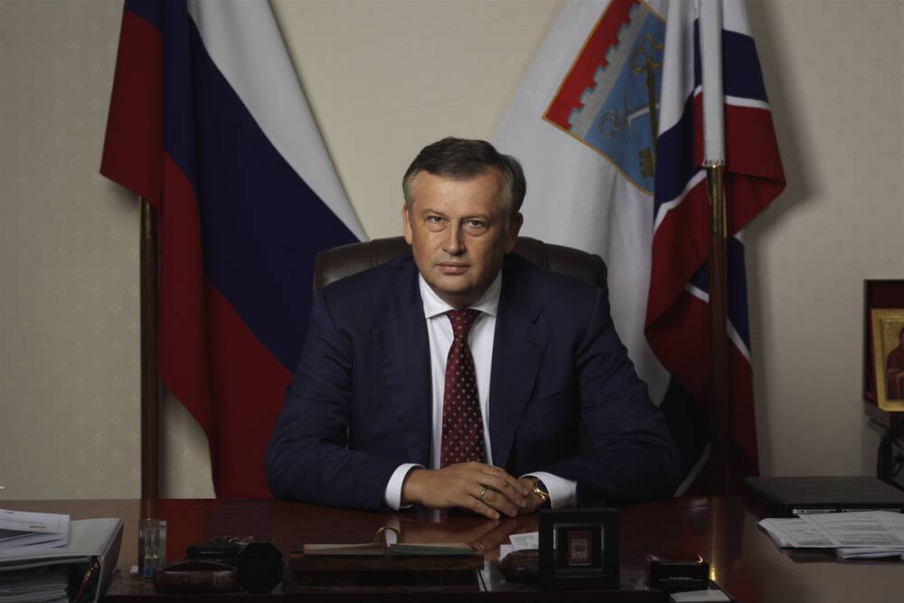 Губернатор Ленобласти выразил соболезнования родственниками погибших в Кузбассе