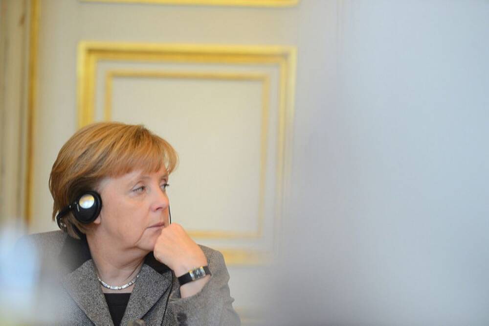 Меркель проводят с поста канцлера Германии под песню панк-рокерши