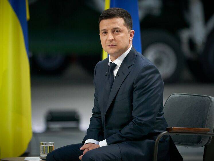 Зеленский заявил, что не намерен увольнять руководителя ОП Ермака