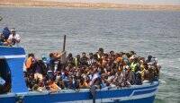 Военные Туниса спасли 487 мигрантов в одной переполненной лодке
