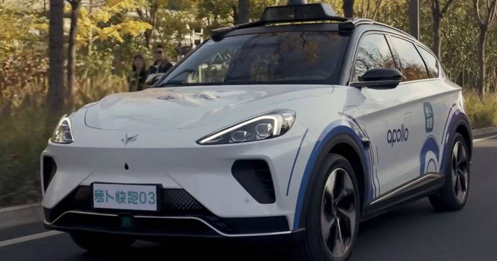 В Китае заработало такси будущего: пассажиров возят беспилотные авто (видео)