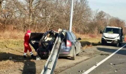 На трассе Киев-Чоп произошла смертельная авария: водитель не справился с управлением авто. ФОТО