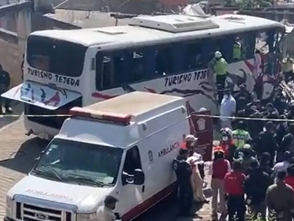 В Мексике разбился автобус с паломниками, погибли по меньшей мере 19 человек