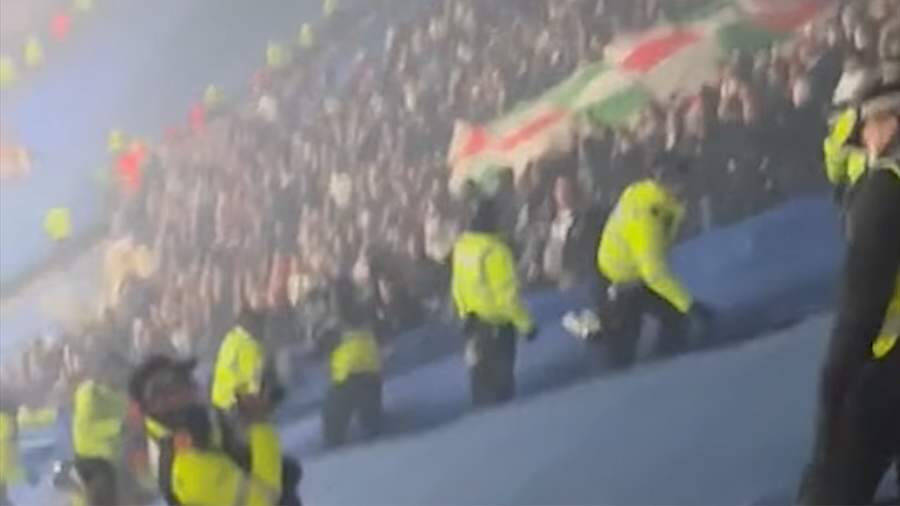 Не менее 12 полицейских ранены в ходе беспорядков на матче в Британии