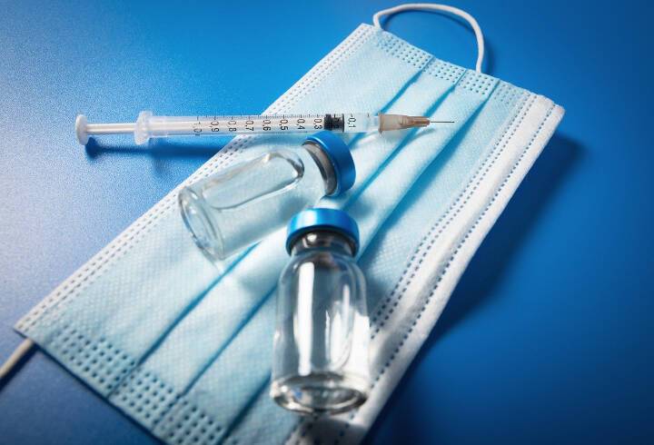 Вирусолог из Новосибирска опроверг опасность вакцинации при высоких антителах