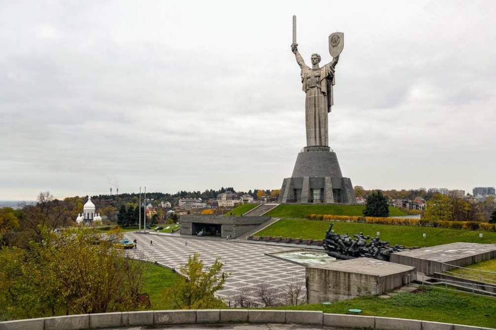 Журавко: "Смена пола" монументу "Родина-мать" – это попытка украсть деньги из бюджета Украины