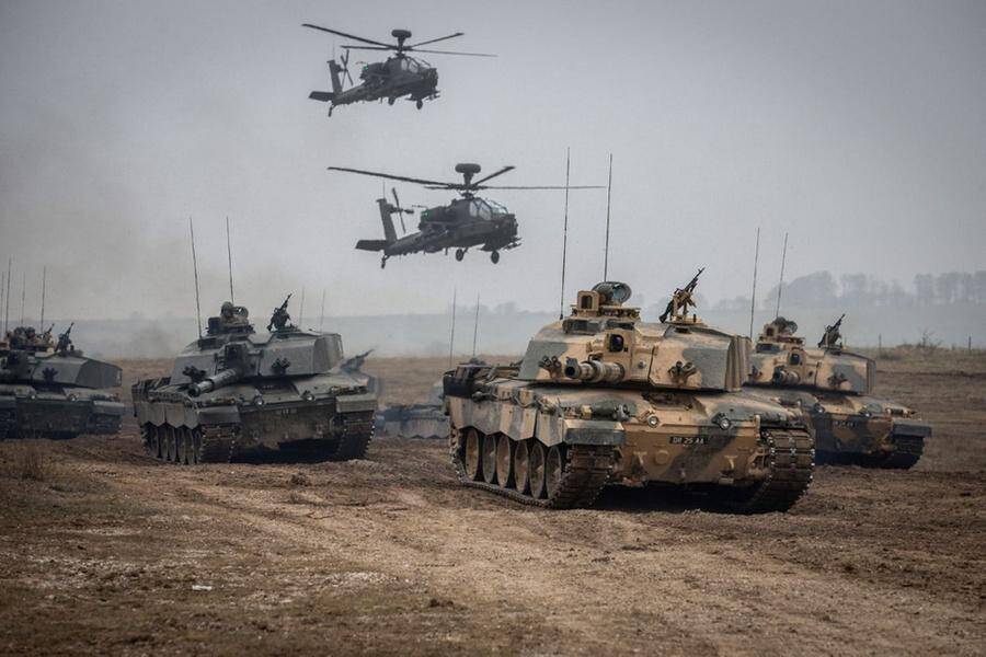 Британия заявила о планах перебросить танки в Германию "на случай войны с Россией"
