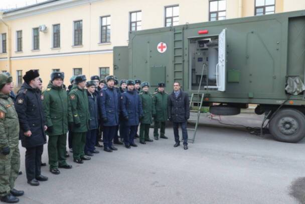 Военные медики из Пушкина передали больнице Боткина в Орле установку для производства кислорода