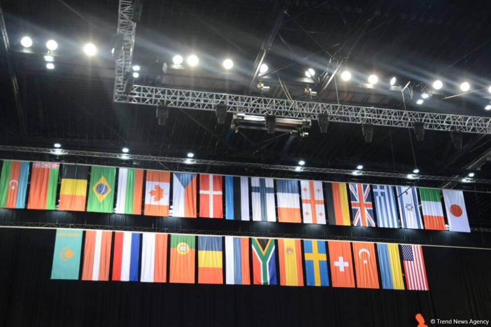 Всемирные соревнования среди возрастных групп в Баку – определились победители в синхронных прыжках на батуте