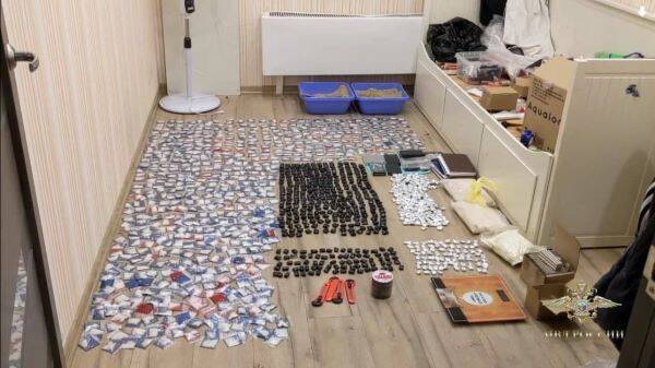 Более 5 кг наркотиков нашли в квартире задержанного со стрельбой водителя в Москве