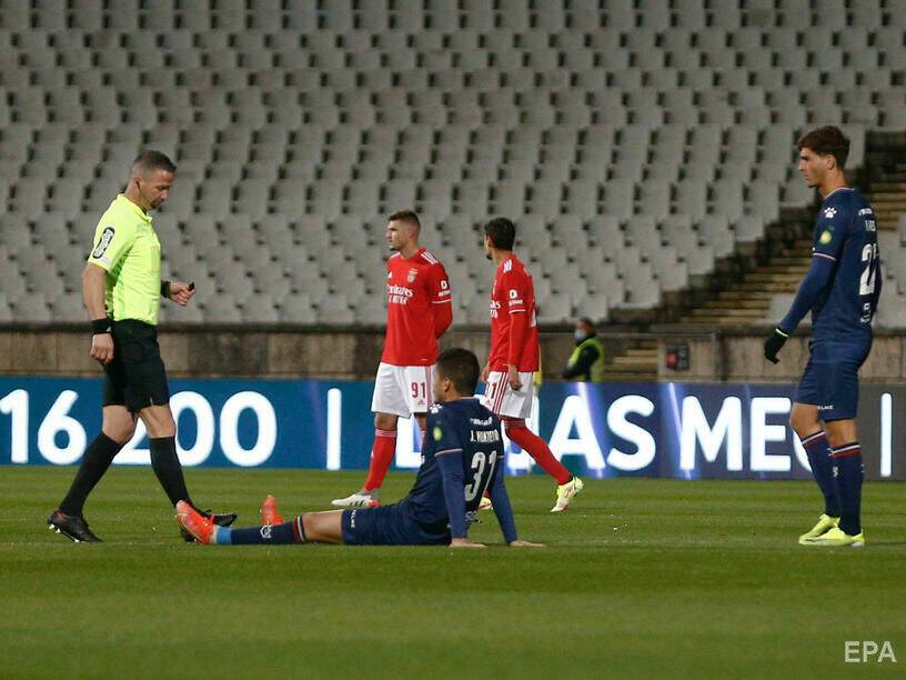 В Португалии соперник "Бенфики" украинца Яремчука не смог насобирать игроков, матч остановили при счете 7:0