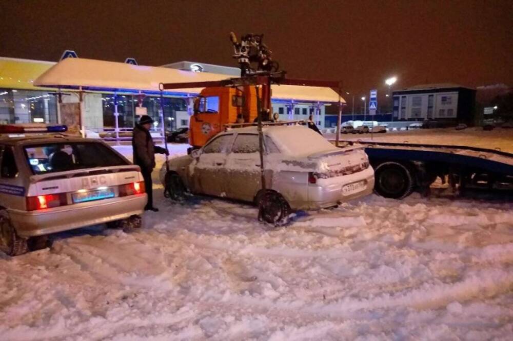 В Хабаровске из-за снежного циклона будут эвакуироваться машины