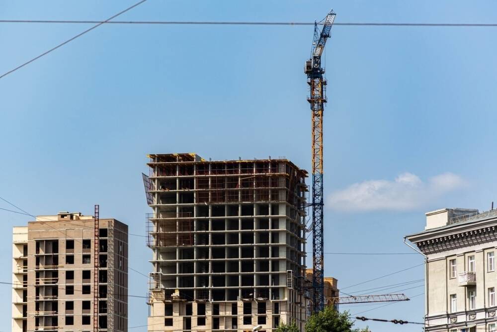 В Омске ищут подрядчика для контроля строительства многоэтажки на Московке