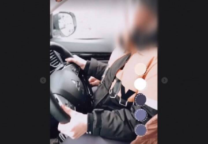 Мать-депутат в Гатчине посадила маленького сына за руль на заснеженной дороге