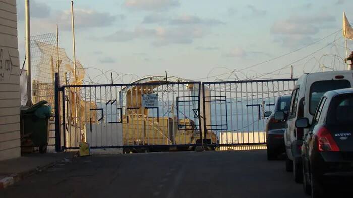 Израиль первым в мире закрывает границы для иностранцев из-за штамма коронавируса «Омикрон»