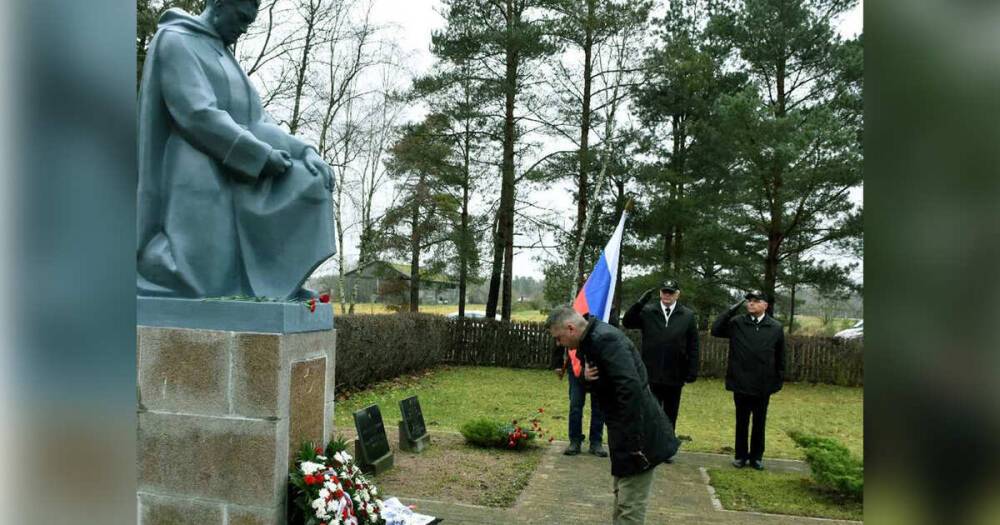 Активисты: в Латвии появился первый с 1991 года монумент Красной Армии