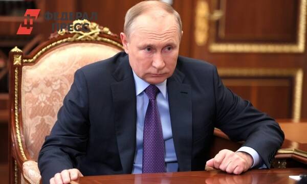 Путин поручил правительству выплатить бюджетникам все, что положено
